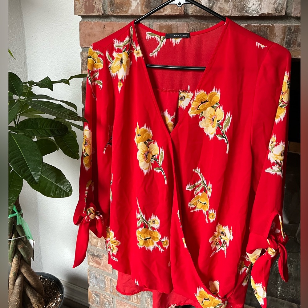 West Kei Blouse (M/L, red)